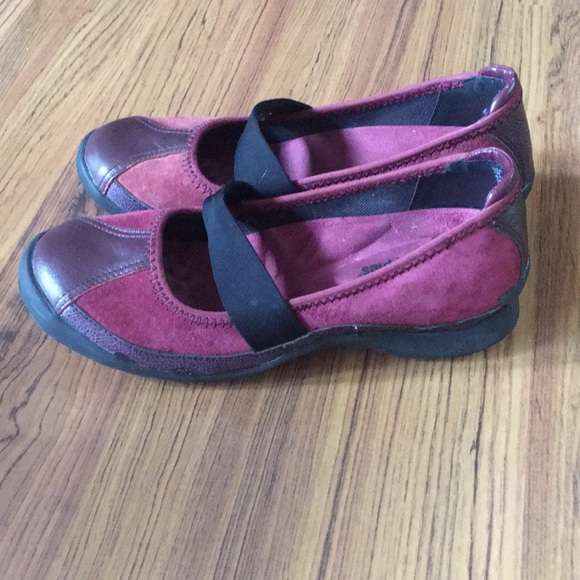 Maroon hush puppies - Picture 2 of 6